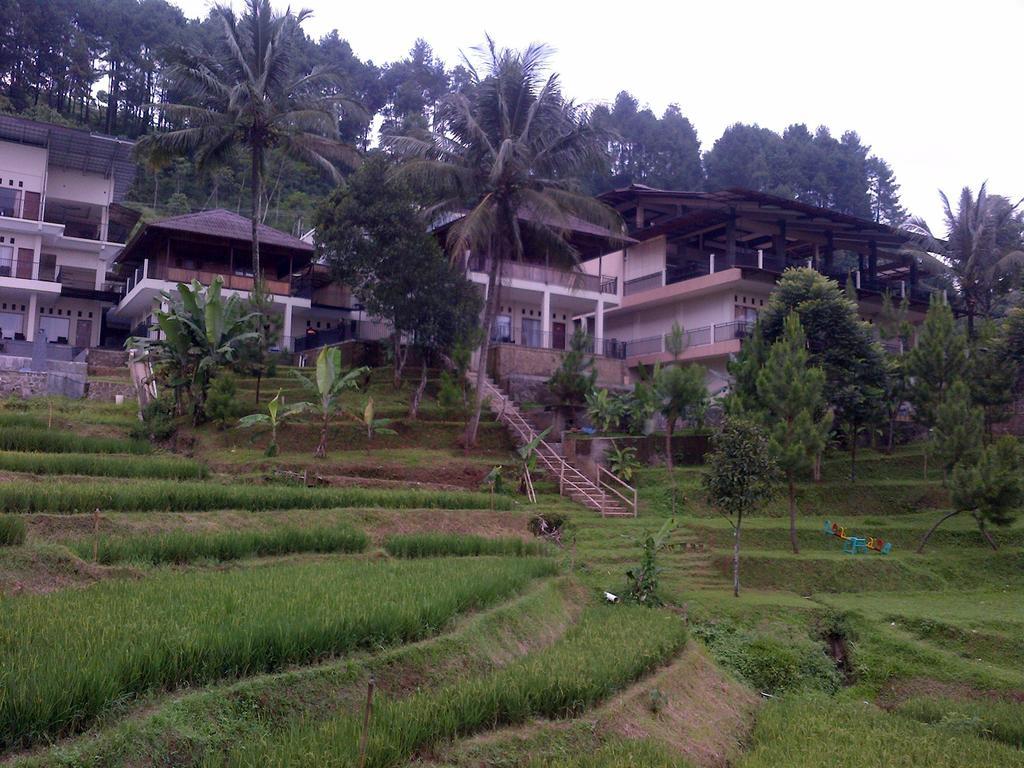 Santa Monica Hotel And Convention Ciherangsating Bagian luar foto