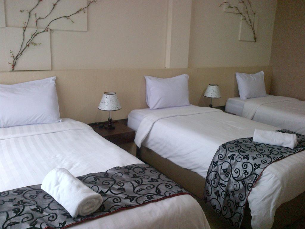 Santa Monica Hotel And Convention Ciherangsating Ruang foto