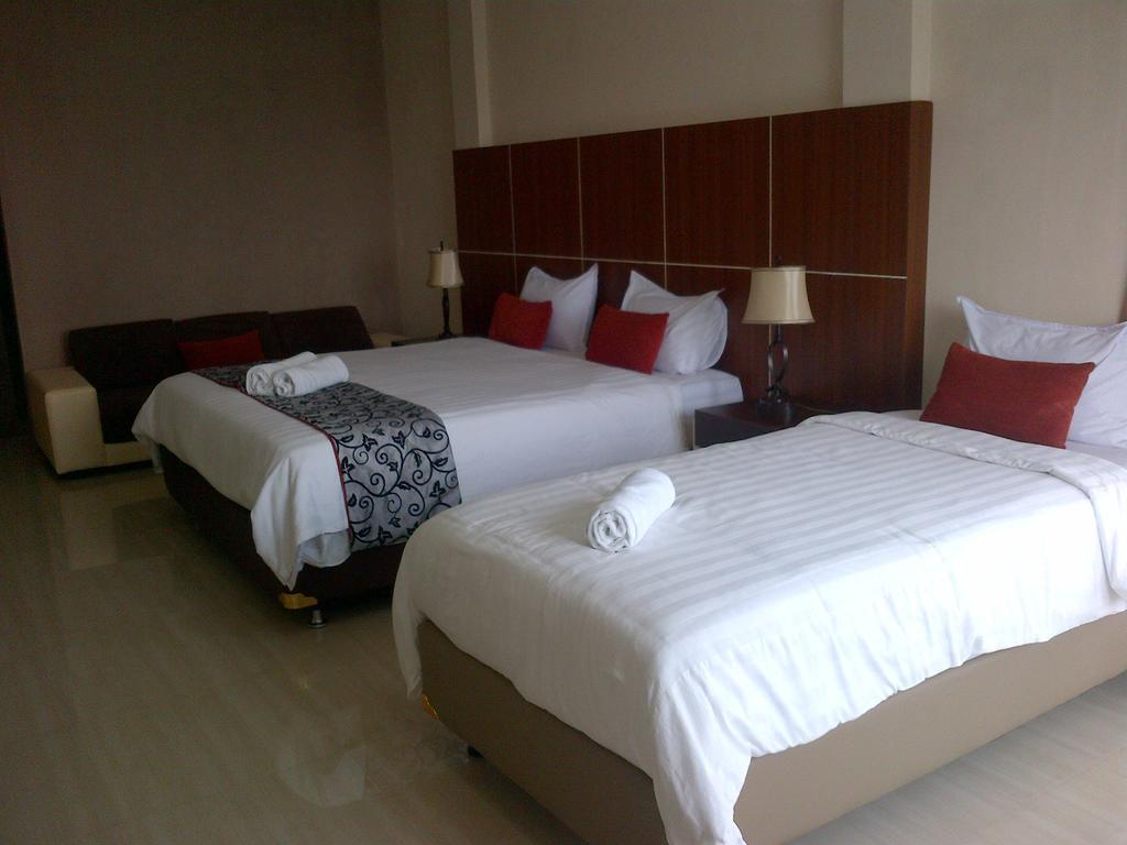 Santa Monica Hotel And Convention Ciherangsating Ruang foto