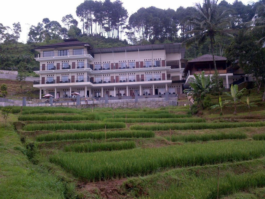 Santa Monica Hotel And Convention Ciherangsating Bagian luar foto